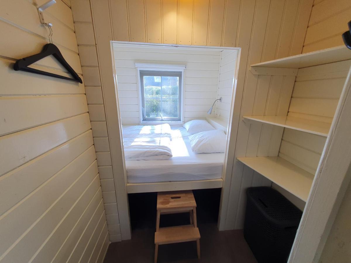 d'Oude Herbergh, vakantiehuizen aan het water Terherne Buitenkant foto
