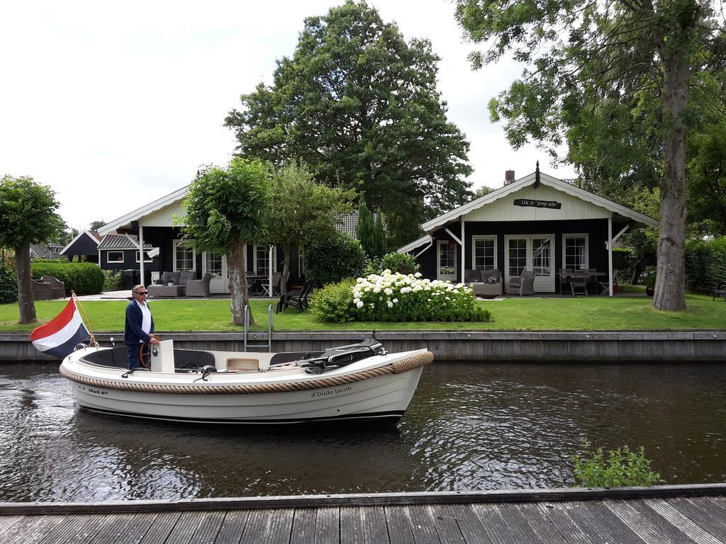 d'Oude Herbergh, vakantiehuizen aan het water Terherne Buitenkant foto